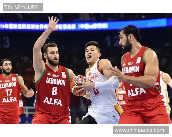 上海篮球队在世界杯预选赛中以87分稳居积分榜首位展现强劲实力